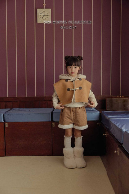 [PRE-ORDER] Shearling Hoodie Cape