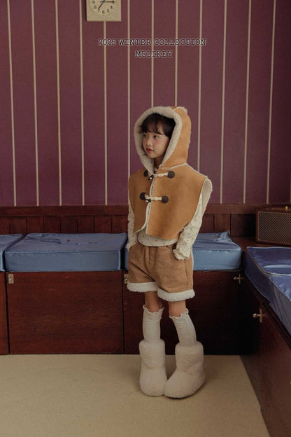 [PRE-ORDER] Shearling Hoodie Cape