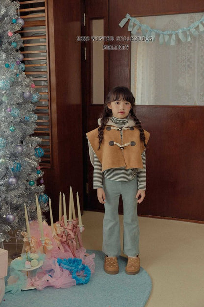 [PRE-ORDER] Shearling Hoodie Cape