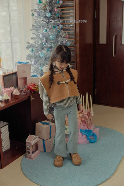 [PRE-ORDER] Shearling Hoodie Cape