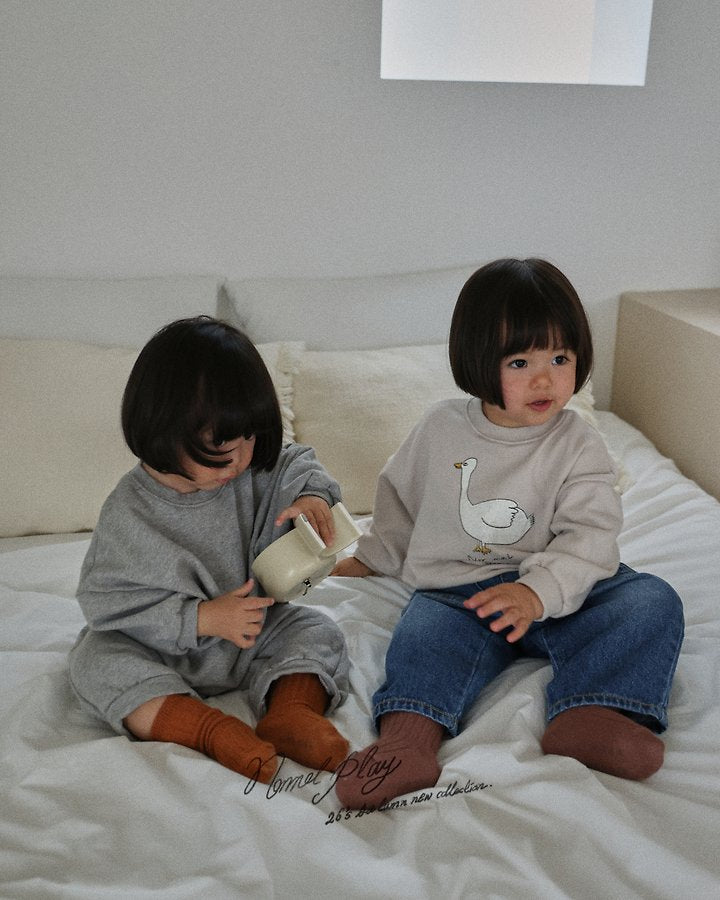 [PRE-ORDER] Gugu Duck Sweatshirts