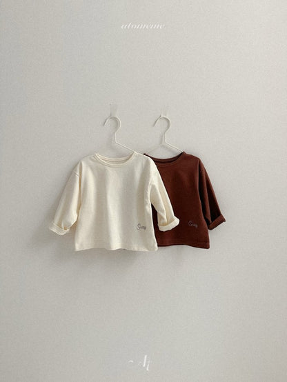 [PRE-ORDER] Ours Embroidery T-Shirts