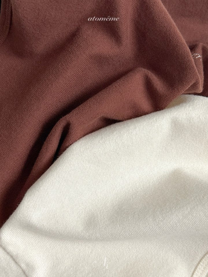 [PRE-ORDER] Ours Embroidery T-Shirts