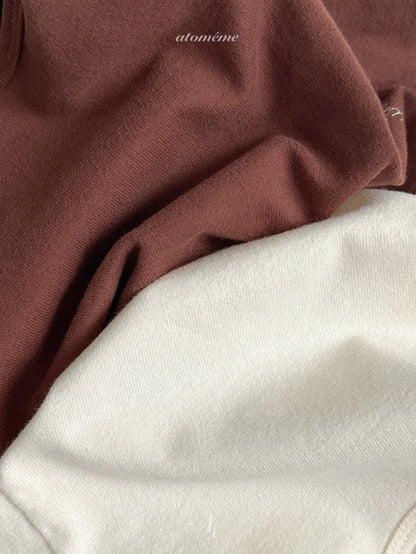 [PRE-ORDER] Ours Embroidery T-Shirts