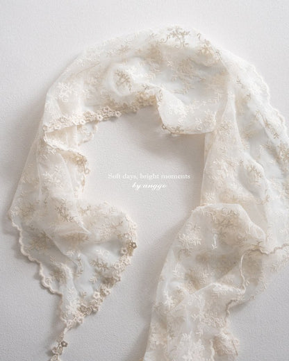 [PRE-ORDER] Eyelet Lace Muffler