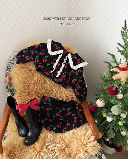 [PRE-ORDER] Cherry Frill Shorts