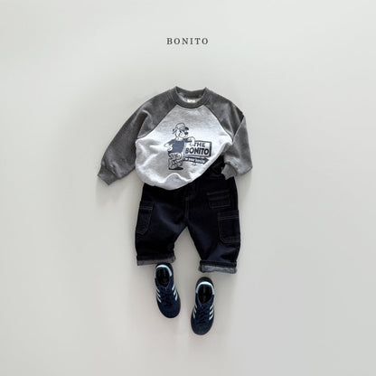 [PRE-ORDER] Wolf Raglan Sweatshirts