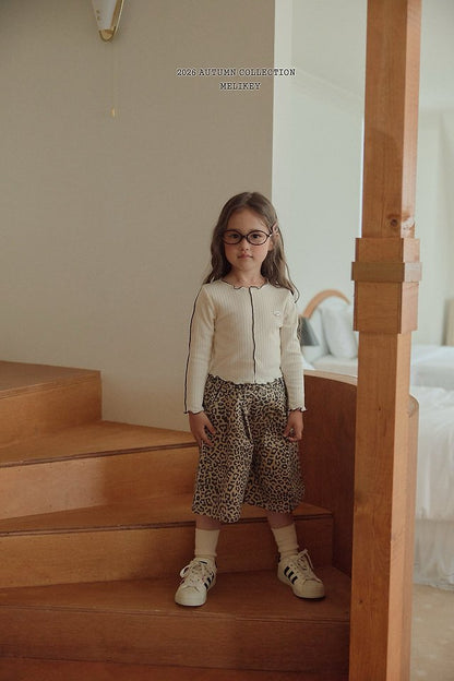 [PRE-ORDER] Leopard Heart Bermuda Pants