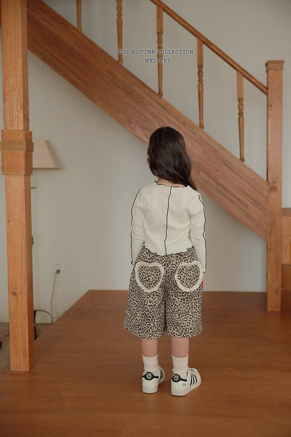 [PRE-ORDER] Leopard Heart Bermuda Pants