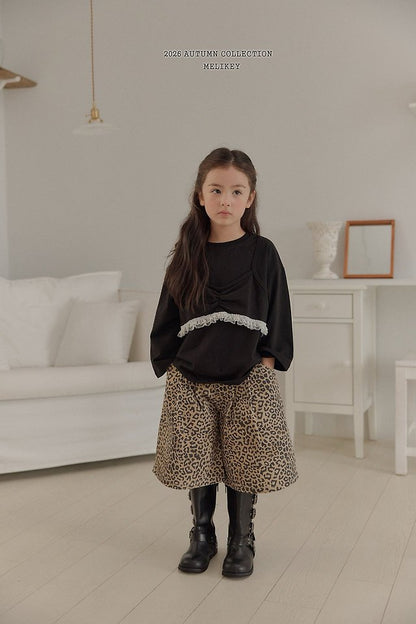[PRE-ORDER] Leopard Heart Bermuda Pants