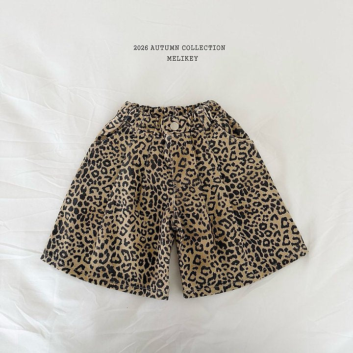 [PRE-ORDER] Leopard Heart Bermuda Pants