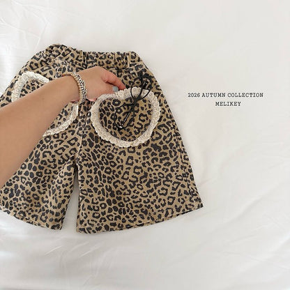 [PRE-ORDER] Leopard Heart Bermuda Pants