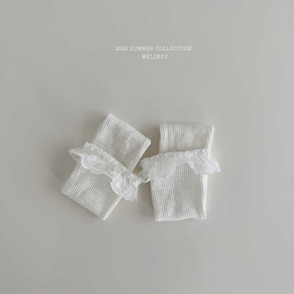 [PRE-ORDER] Elly Frill Knee Socks