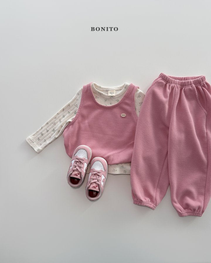 [PRE-ORDER] Eyelet T-Shirts