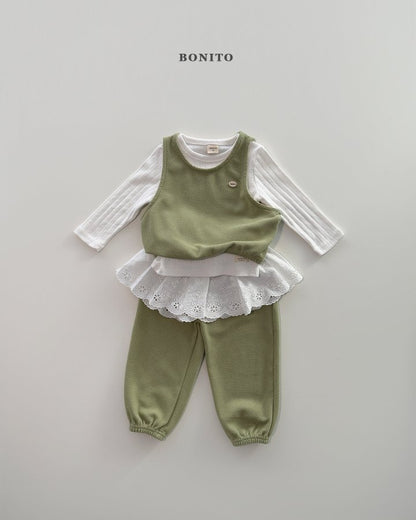 [PRE-ORDER] Eyelet T-Shirts