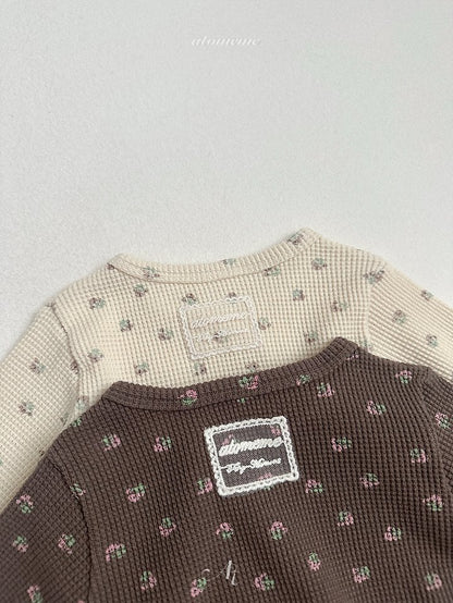 [PRE-ORDER] Latte T-Shirts