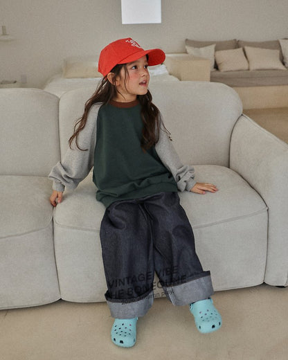 [PRE-ORDER] Crayon Raglan Sweatshirts