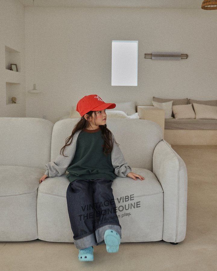 [PRE-ORDER] Crayon Raglan Sweatshirts