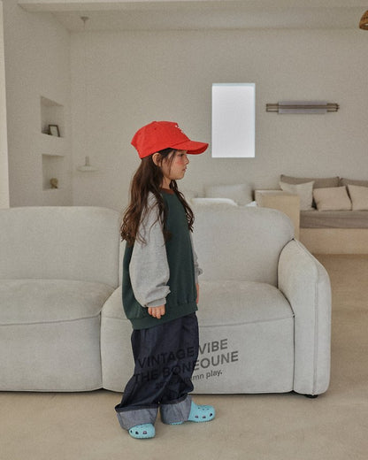 [PRE-ORDER] Crayon Raglan Sweatshirts
