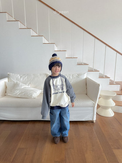 [PRE-ORDER] Bear Raglan Sweatshirts