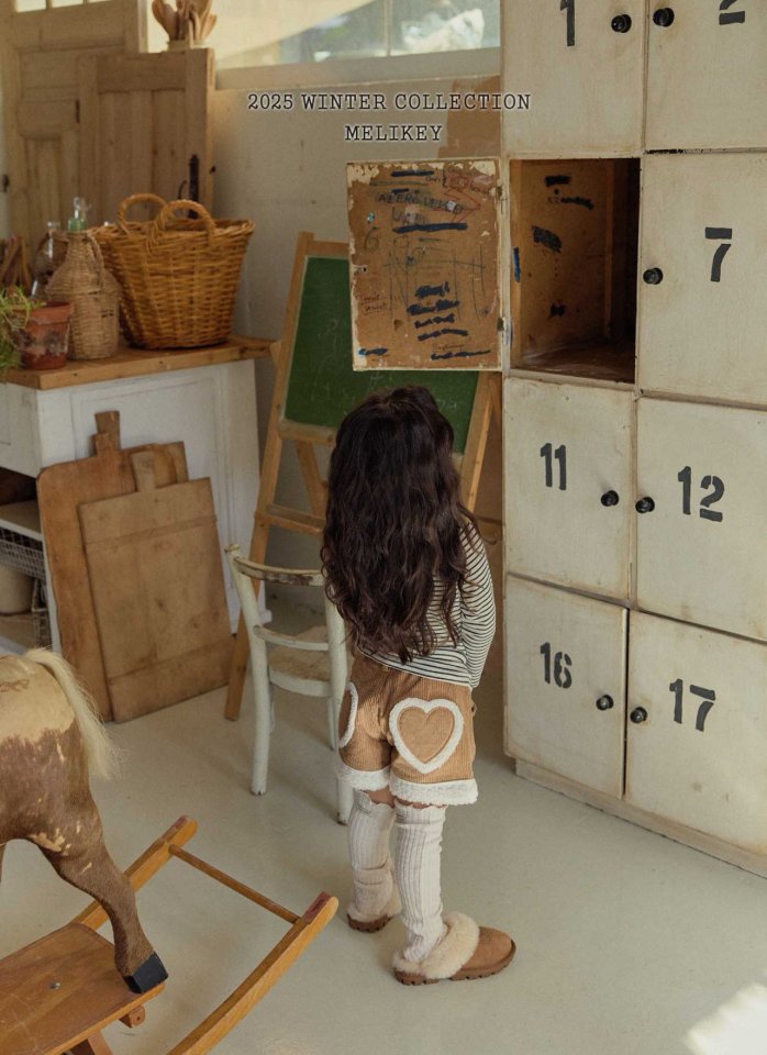 [PRE-ORDER] Heart Fur Shorts