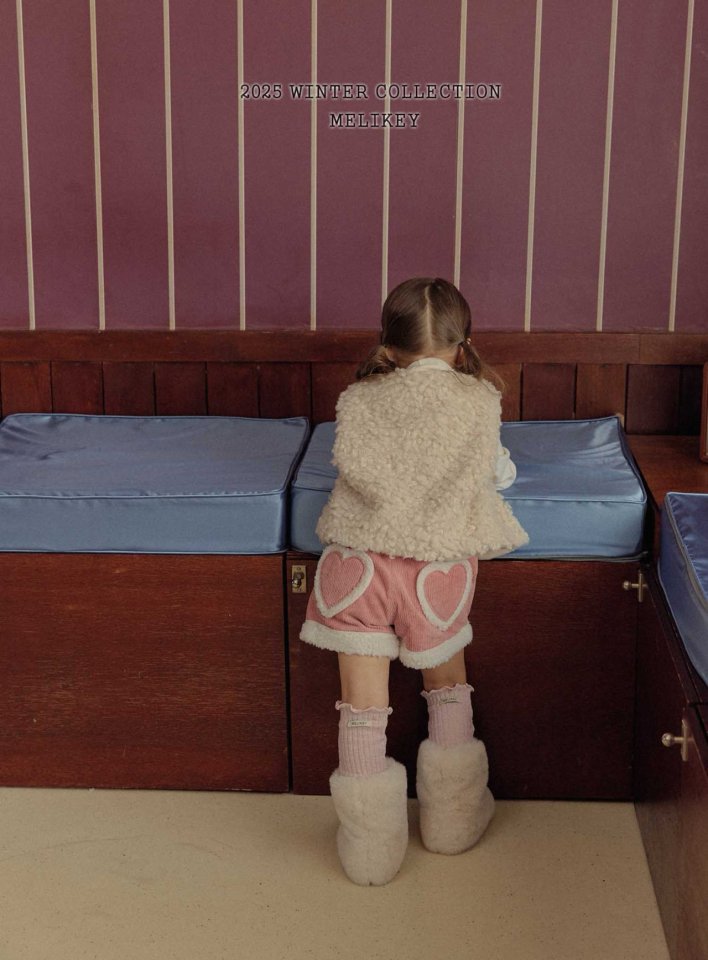 [PRE-ORDER] Heart Fur Shorts