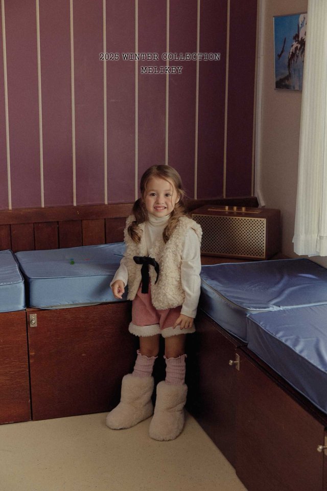 [PRE-ORDER] Heart Fur Shorts