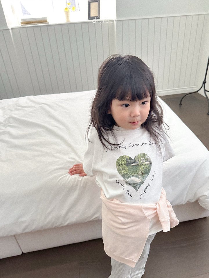 [PRE-ORDER] Pure Swan T-Shirts (Mom Couple)
