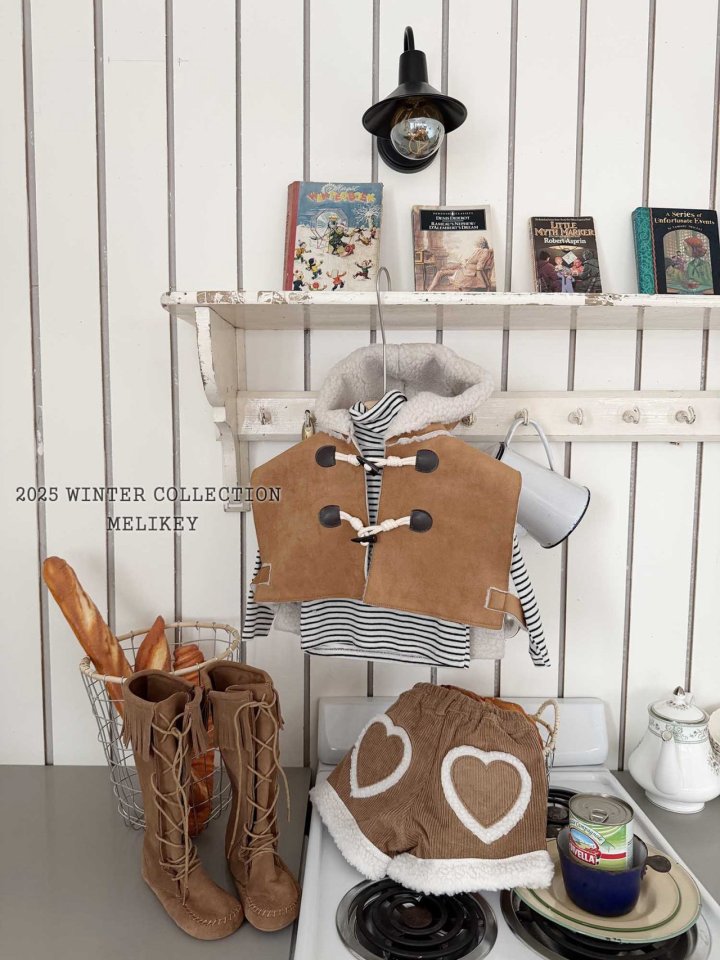 [PRE-ORDER] Heart Fur Shorts