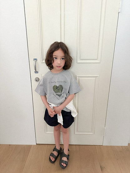 [PRE-ORDER] Pure Swan T-Shirts (Mom Couple)