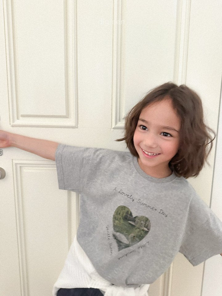 [PRE-ORDER] Pure Swan T-Shirts (Mom Couple)