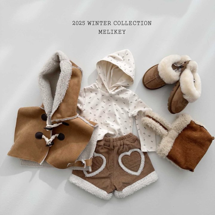 [PRE-ORDER] Heart Fur Shorts