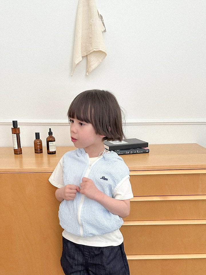 [PRE-ORDER] Milky Hoodie Vest