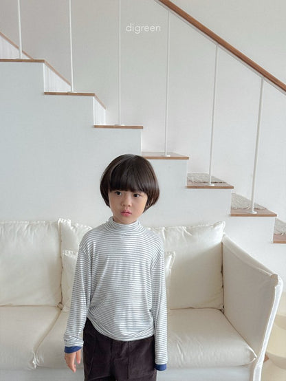 [PRE-ORDER] Layered Turtleneck T-Shirts