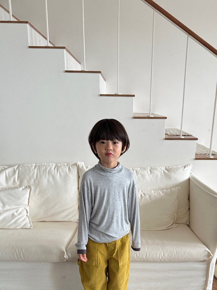 [PRE-ORDER] Layered Turtleneck T-Shirts