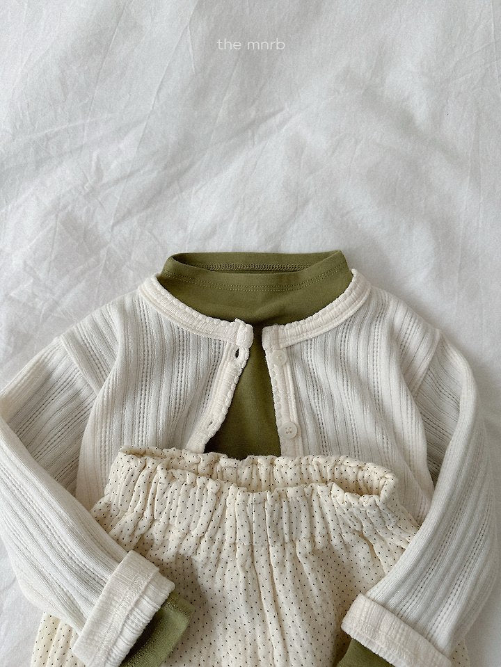 [PRE-ORDER] Blossom Half Turtleneck T-Shirts