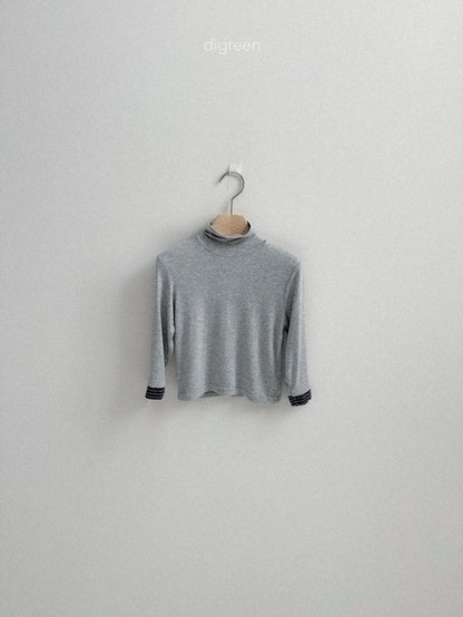 [PRE-ORDER] Layered Turtleneck T-Shirts