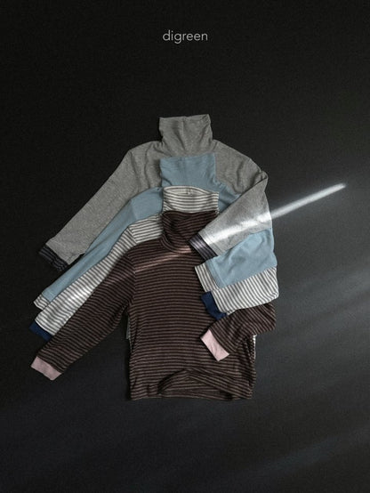 [PRE-ORDER] Layered Turtleneck T-Shirts