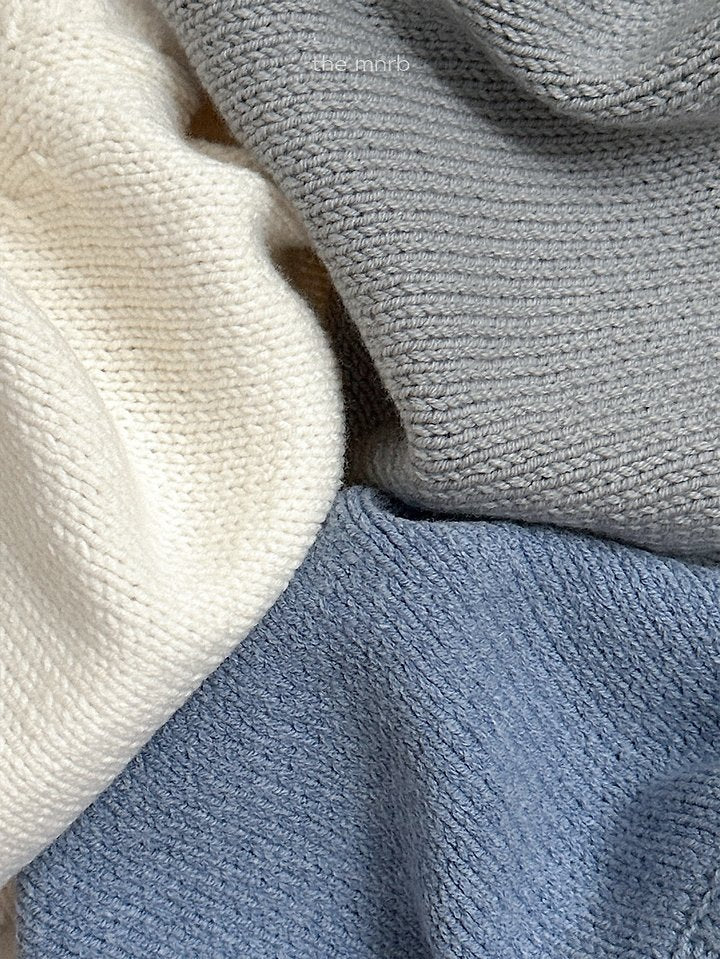 [PRE-ORDER] Emblem 3/4 Sleeve Sweater Top
