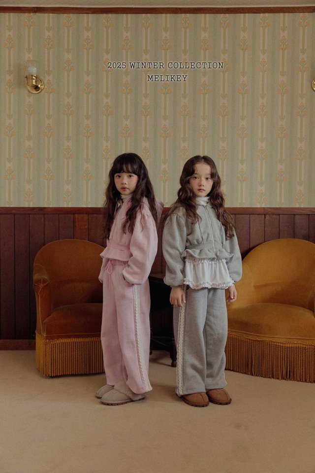 [PRE-ORDER] Crop Frill Hoodie Jacket