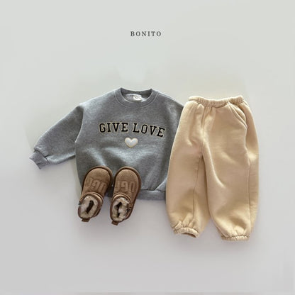 [PRE-ORDER] Give Love Sweatshirts (Mom&Dad Couple)