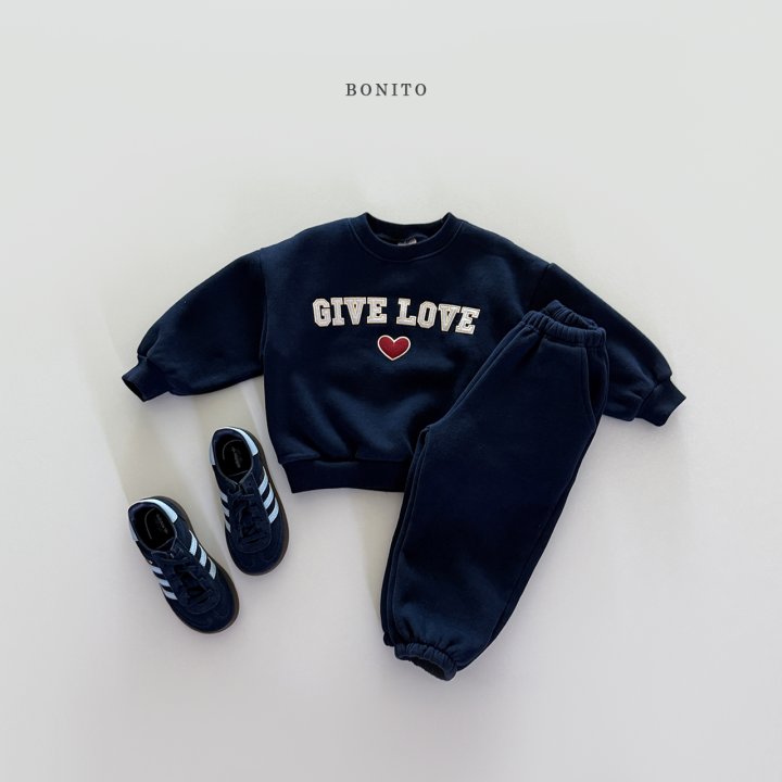 [PRE-ORDER] Give Love Sweatshirts (Mom&Dad Couple)