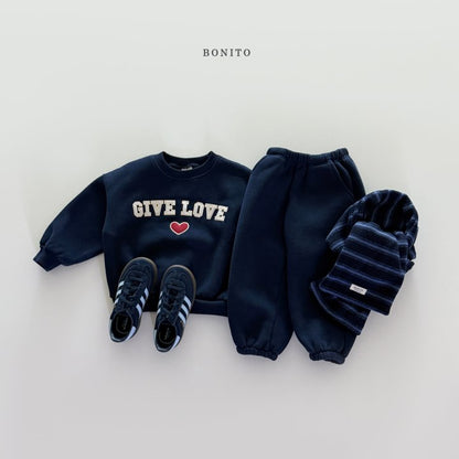[PRE-ORDER] Give Love Sweatshirts (Mom&Dad Couple)
