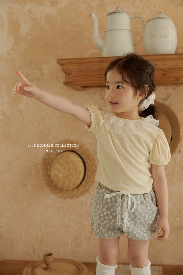 [PRE-ORDER] Mini Daisy Shorts