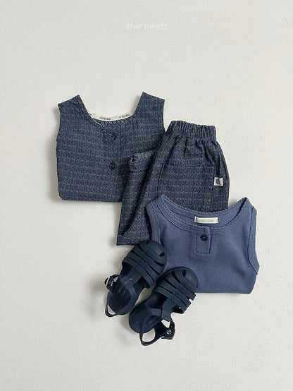 [PRE-ORDER] Emily Sleeveless T-Shirts