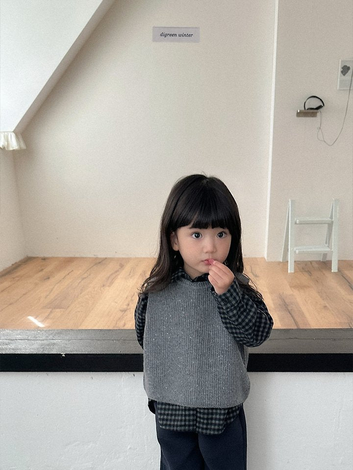 [PRE-ORDER] Benny Sweater Vest