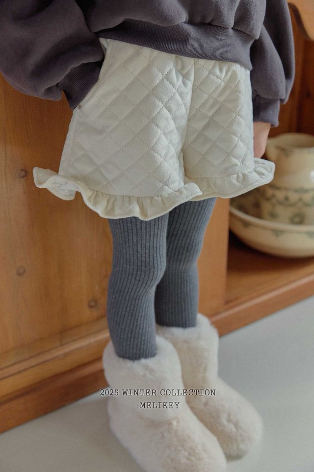 [PRE-ORDER] Quilted Frill Shorts