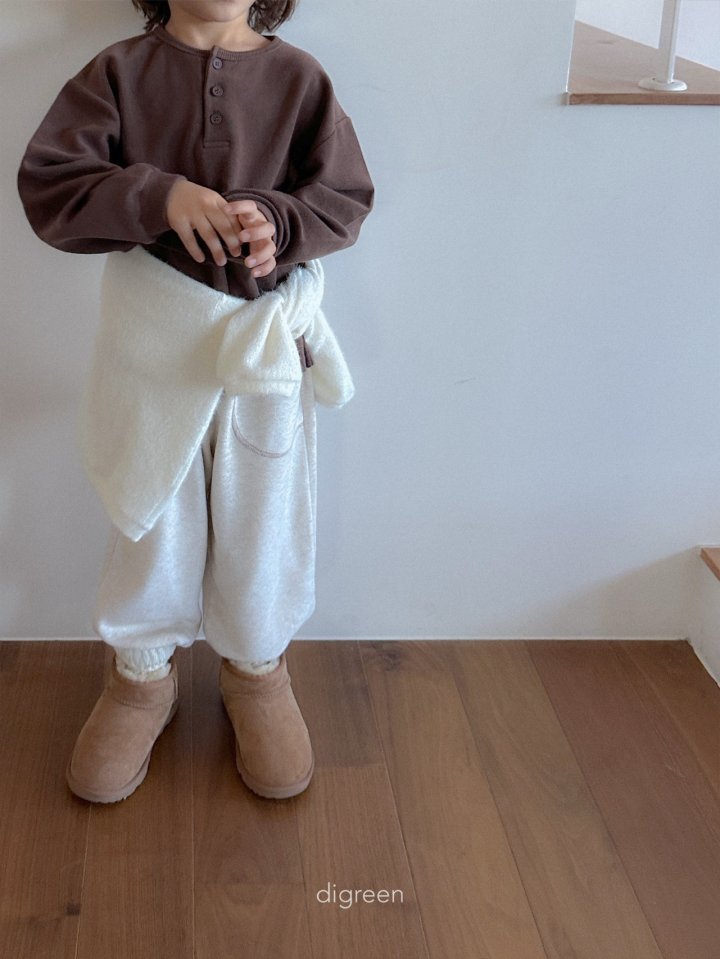 [PRE-ORDER] Button T-Shirts