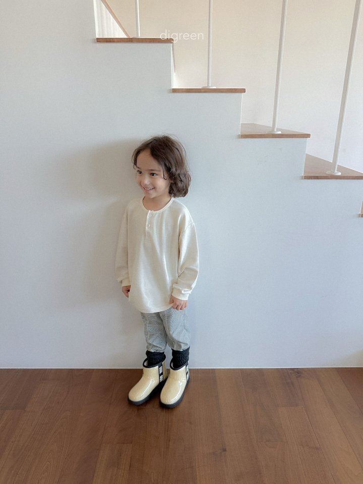 [PRE-ORDER] Button T-Shirts