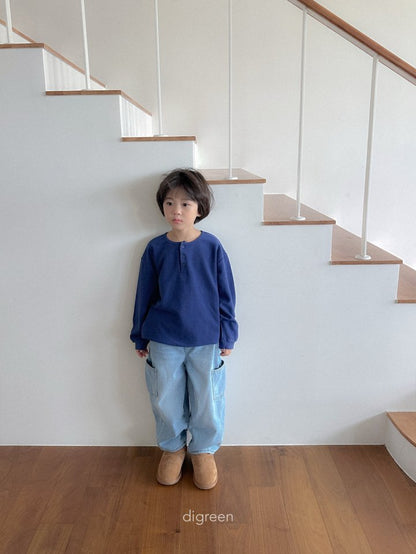 [PRE-ORDER] Button T-Shirts